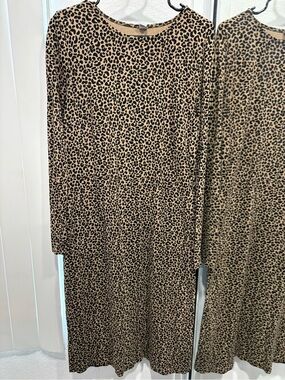 Old Navy Leopard Print Long Sleeve Dress